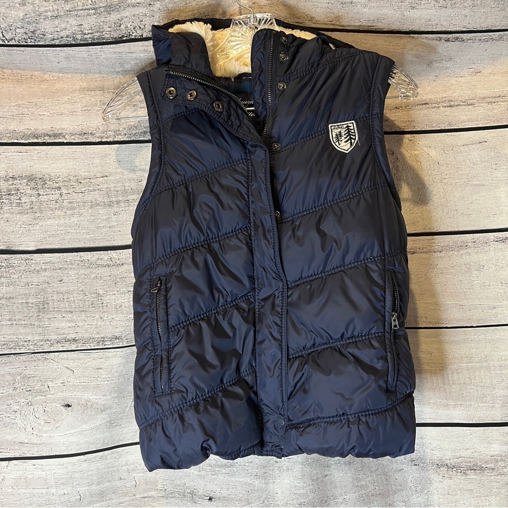 American Eagle Outfitters Navy Blue Puffer Vest White Faux Fur Hood Size Small